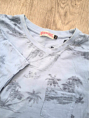 Burnside Men's Medium, Blue Palm Tree Lanscap Graphic Short Sleeve T-Shirt